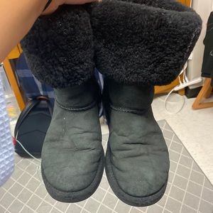 black uggs